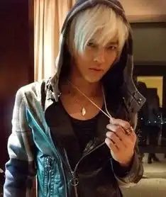 汪东城白头发头像