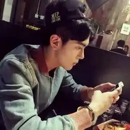 看似不是情侣头像,却是情侣头像