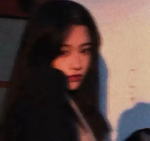情侣头像小情话是你教会我熬夜,可是现在我想早睡了