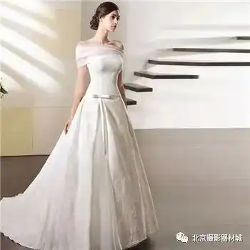 冬季新娘婚纱选购技巧曼罗缘婚纱店欢迎您的光临