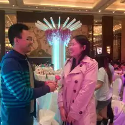 一个不愿意为你花钱的男人是真的爱你吗嘴上说是以结婚为目的而耍的朋友,实际上连件儿衣服都舍不得给你