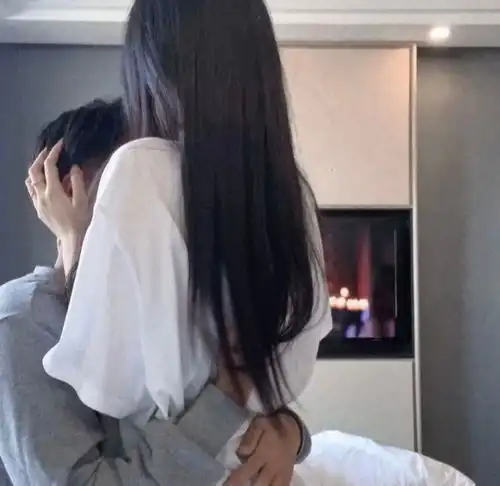网名id高端局情侣头像