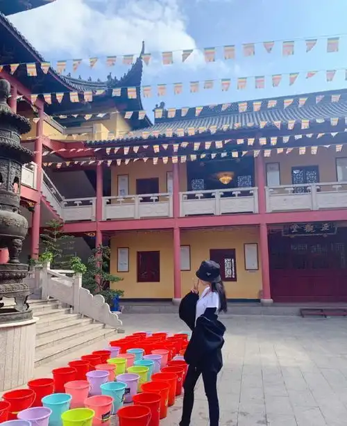 潘玮柏妻子再盗7张网红自拍照取景姿势相似度98,被嘲统一培训