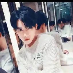 你们想要的易烊千玺头像和壁纸