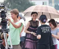 张柏芝微笑拍影子爱人未见心情低落分居真假难辨