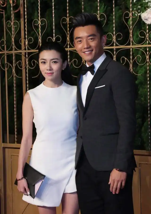 黄晓明和杨颖当年婚礼现场有毒啊,短短几年去过现场就离了6对