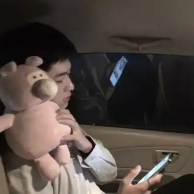 情侣真人头像一人一张分开一左一右情侣头像真人两张配对