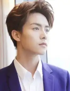 21岁爆红妇孺皆知,成名曲却被禁唱十年,如今歌曲已载入教科书