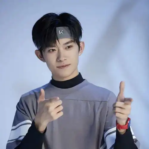 微信头像这样拍,好看不撞款