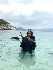 约了一对情侣一起去三亚玩耍