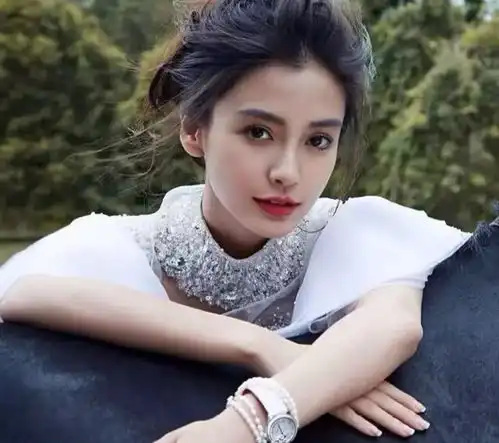 baby自曝曾不敢看喜剧片经常听悲伤音乐,粉丝难道得抑郁症了