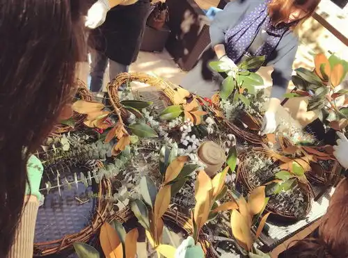 精美手捧玫瑰花艺课,翻身撒狗粮技能get九尾社交魅力学院