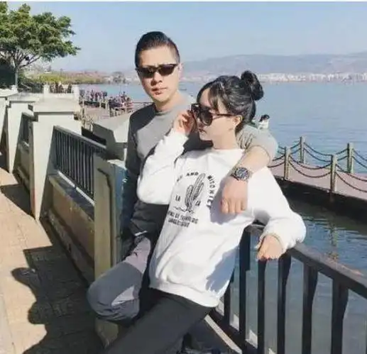 冻龄老爸晒与女儿合影走红,7年岁月肌肉如初,网友我爱了