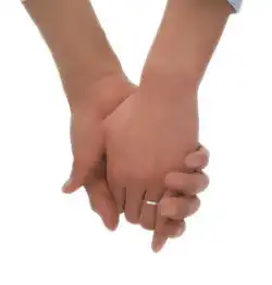 来个手牵手的图片,只有两只手牵手,没有别的画面,谢谢