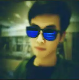 图片中的男生头像谁有急急急