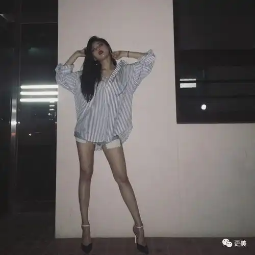 南韩性感女神泫雅素颜撞脸钟楚曦,网友吐槽少女感全无像大妈