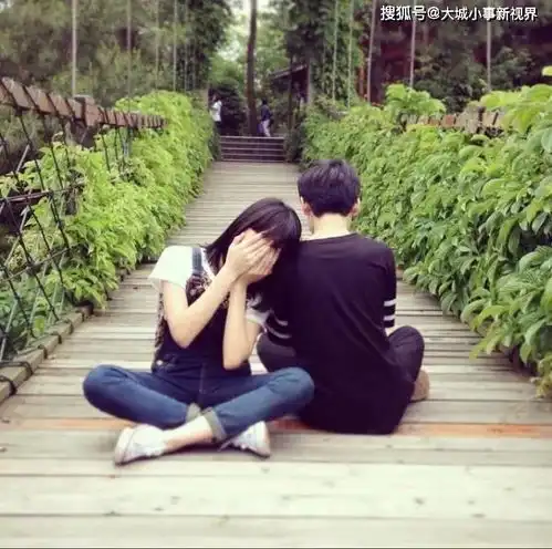男子同时交往4名女友被判11年半,另罚款30万,脚踩4条船翻了