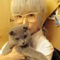 情侣头像抱着猫的一男一女微信头像图片大全