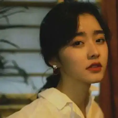 复古港风女生头像,渣男不配只适合暖男使用的