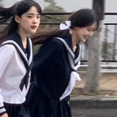 真人优质闺头一左一右神仙图片