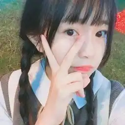这些动作是最受男女生喜欢的自拍姿势
