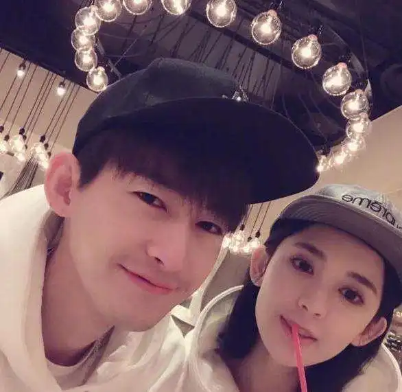 古力娜扎与前任复合两人住同一栋楼,张翰5个大招哄回女朋友
