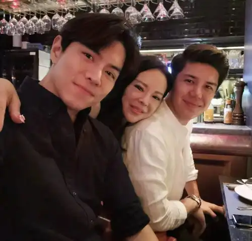 32岁tvb小生靠阿妈拾三摊终做男一,金丁体质极旺前女友