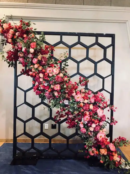 精美手捧玫瑰花艺课,翻身撒狗粮技能get九尾社交魅力学院