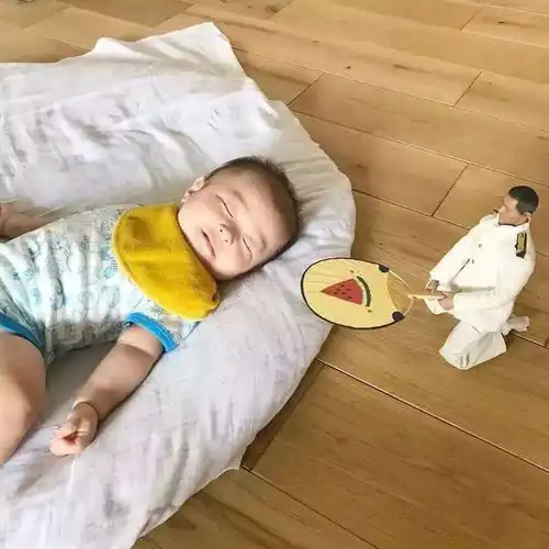 一位奶爸拍出别样的晒娃照,竟引无数男人赞叹,女人欣赏
