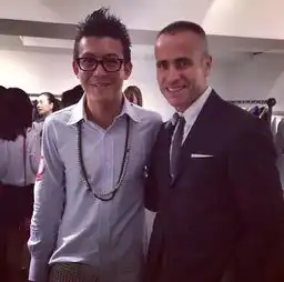 为啥成功的单身男士西装只穿thombrowne