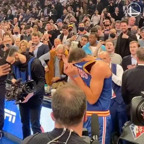 全网关注库里登热搜第二,nba总裁官宣其历史地位改变了篮球
