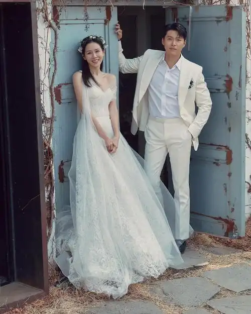 孙艺珍与玄彬,庆祝结婚两周年,晒出优雅婚纱照,透露甜蜜的现状