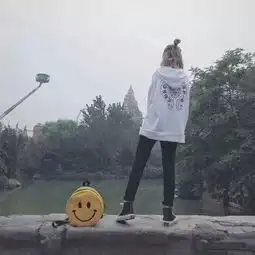 找情侣头像,,要成熟,得体,感觉舒服,明亮点的