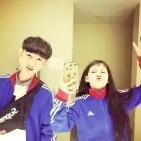 一个人和大海情侣头像男生其实比女生更脆弱