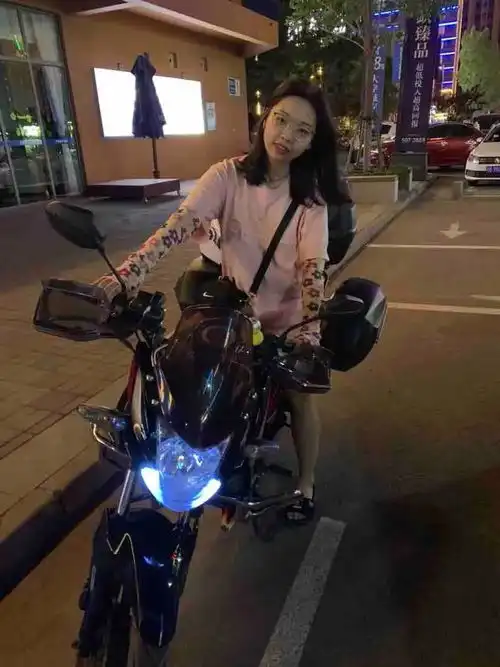 n对摩范情侣,我慕了
