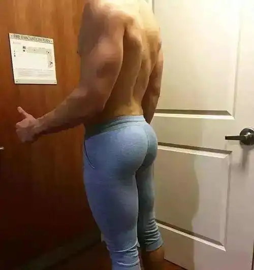 男生的翘臀,喜欢吗