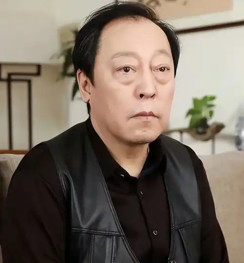32岁肖战饰演钳工10年前原定男主胡歌,得闲谨制有双重寓意