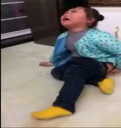 涪陵夫妻毒打女儿小孩惨叫跪地求饶父亲仍不依不饶你怎么看