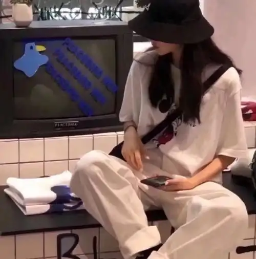 0606美女头像蒙住世人的眼睛我才能亲吻你