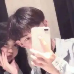 个性拿手机情侣一对情头