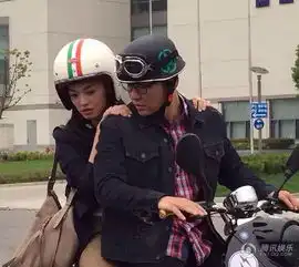 李晨骑摩托载姚晨网友后面是冰冰就好了
