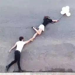 这才叫情侣照,你那只能叫合影