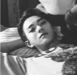 网易云热评假装很丧情侣头像已经关灯了可以哭了吗