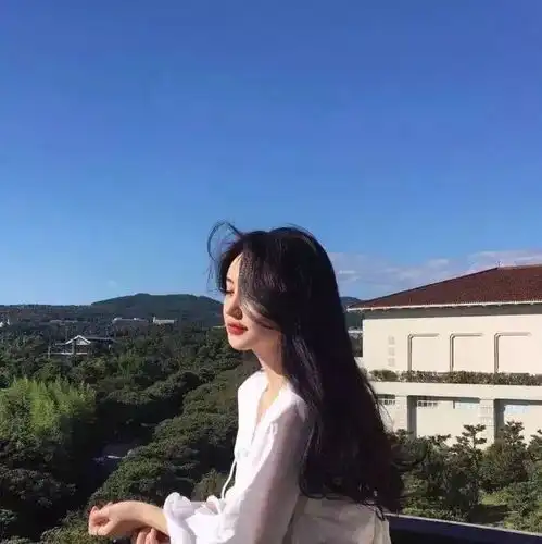 头像放弃不难但坚持真的很酷