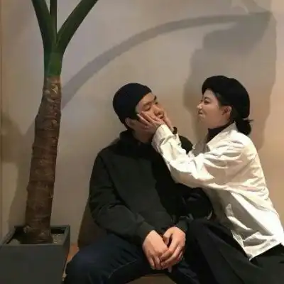 双人情侣头像两张一起你走的路