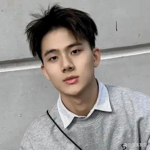 秋冬男生发型推荐3款潮流造型让你保暖又帅气