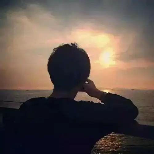 情侣头像一对两张,不容易被老师发现的