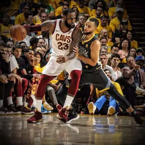 nba最悲情的五支球队93太阳逼出最强乔丹,02国王被黑哨坑惨了