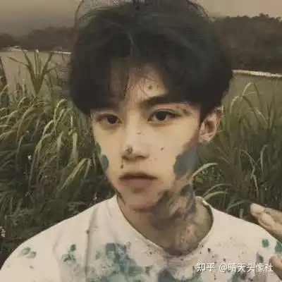 有质感的男生头像众生皆苦,而你是草莓味的