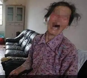 农村老妈把儿子价值上万元的收藏旧纸币10元就卖了,心疼啊